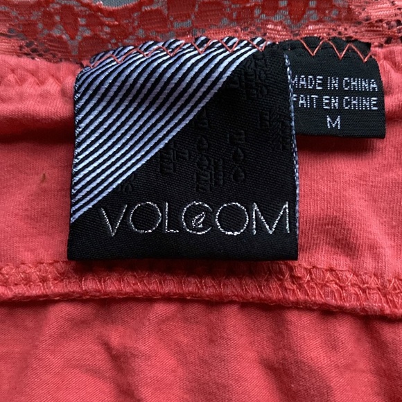 Pink lace tank top - Picture 2 of 3